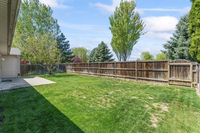 Building Photo - 3589 N Chatterton Way