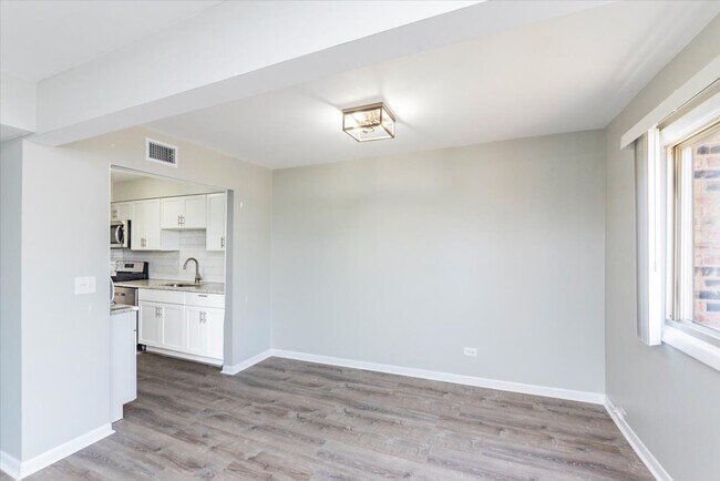 Building Photo - 241 W Main St