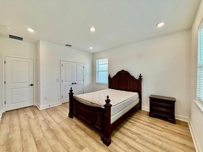 Building Photo - 2031 Wild Heron Ct