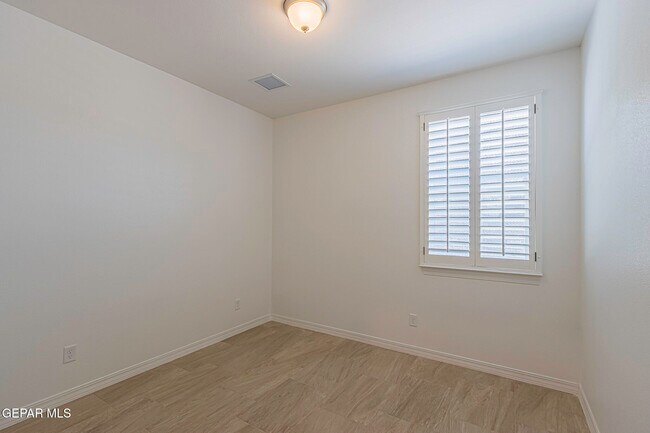 Building Photo - 10725 Walden Pond St