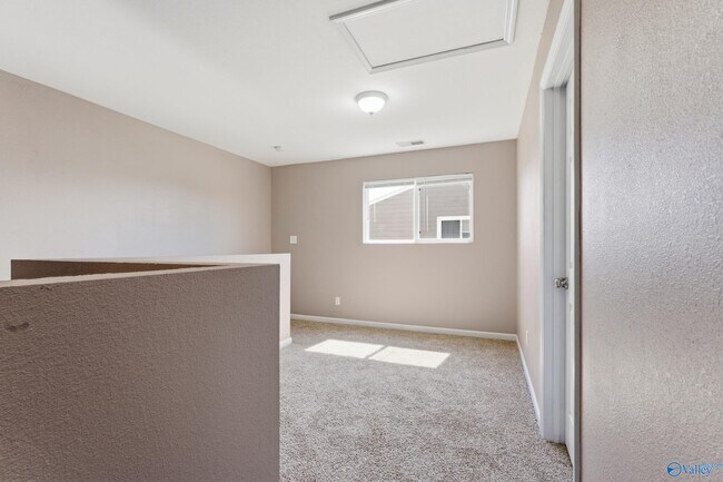 Building Photo - 3294 Castlecreek Dr SW