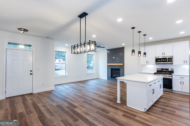 Building Photo - 3342 Landings S Dr SW