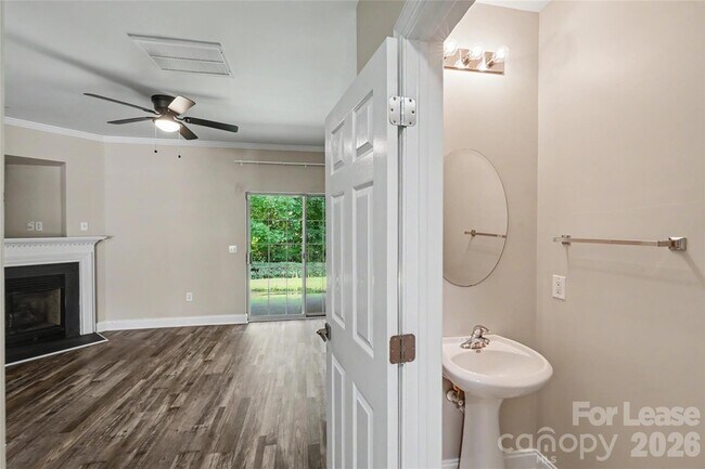 Building Photo - 2120 Sardony Ln