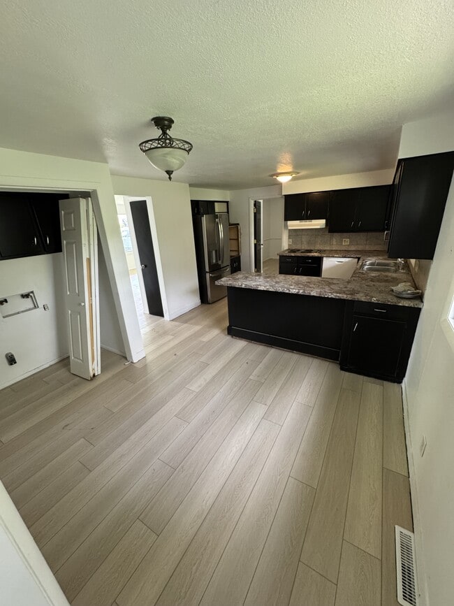 Building Photo - 4054 Buesching Dr