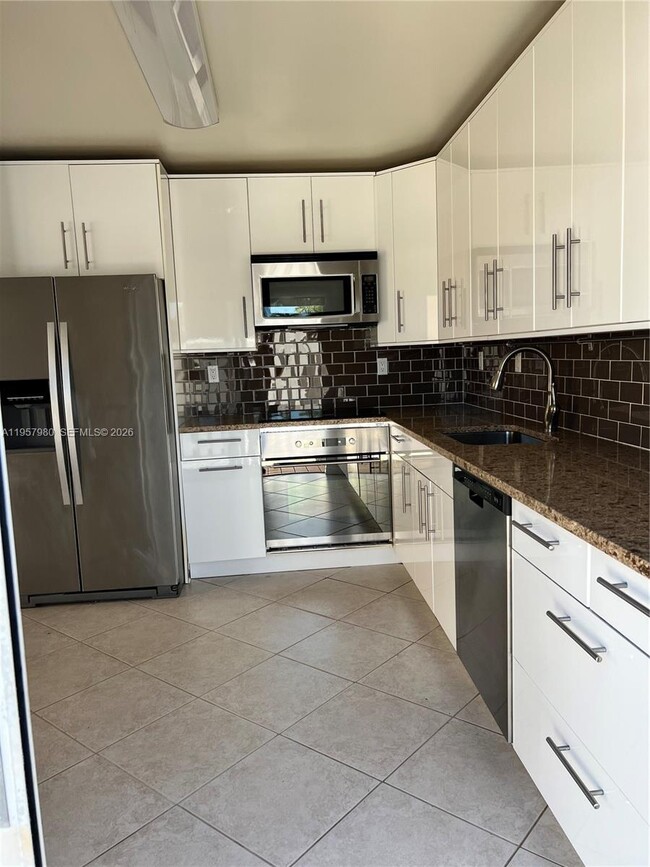 Building Photo - 3810 SW 153rd Pl