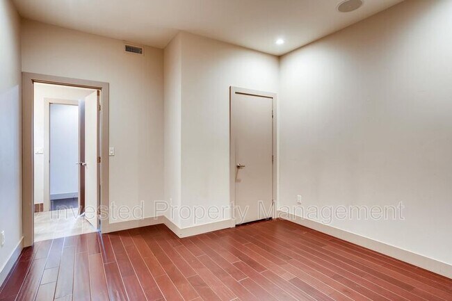 Building Photo - 3420 W 32nd Ave