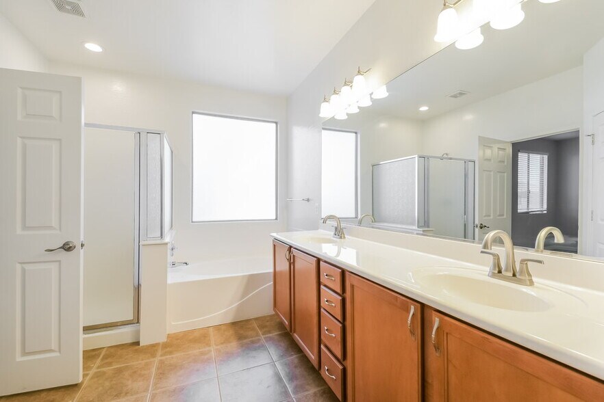 Building Photo - 3441 W Galvin St