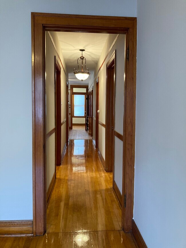 Building Photo - 3017 W 39th Plz