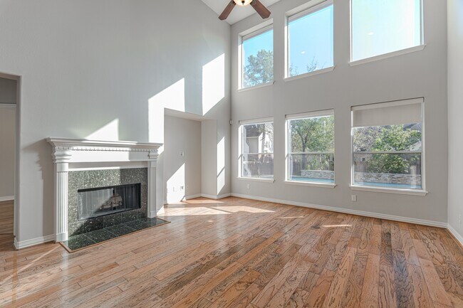 Building Photo - 63 W Artist Grove Pl