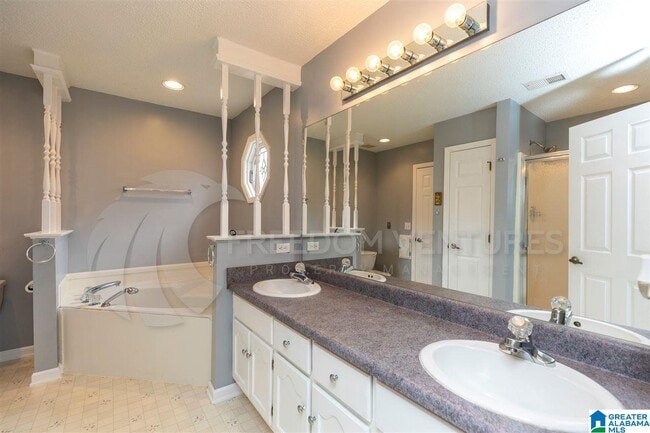 Building Photo - 3013 Bowron Rd