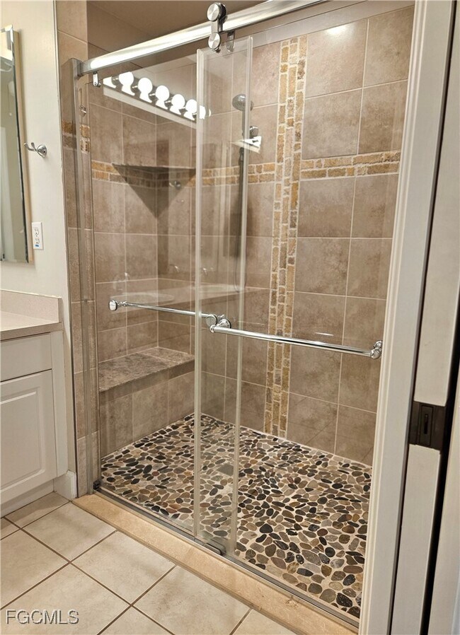 Building Photo - 2537 SW 29th Terrace