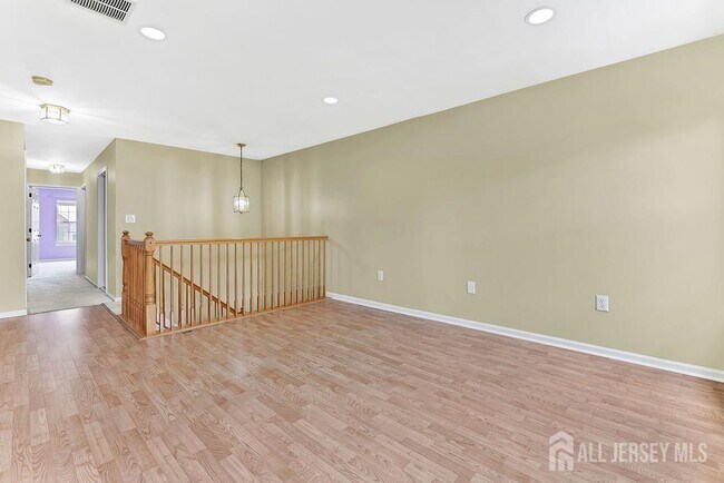 Building Photo - 102 Berkshire Dr