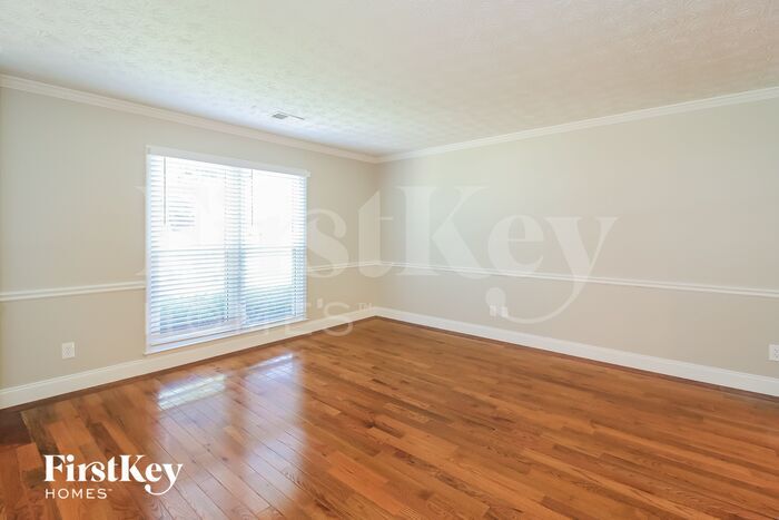 Building Photo - 3076 Vicksburg Dr