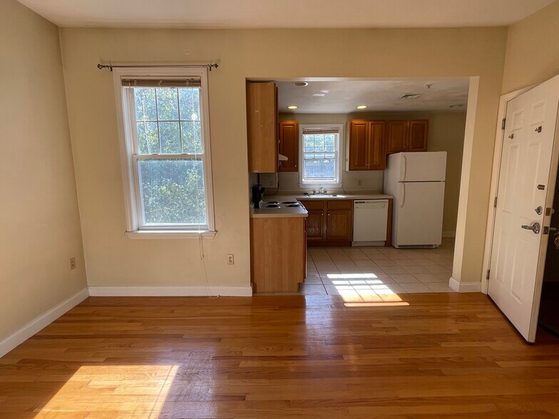 Building Photo - 454 Green St