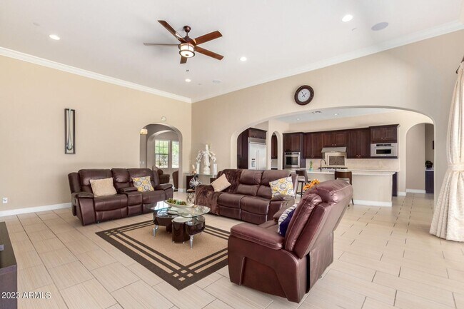 Building Photo - Gorgeous 5 bed 4.5 bath single level home in Scottsdale