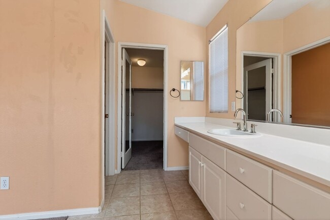 Building Photo - 10009 Kika Ct