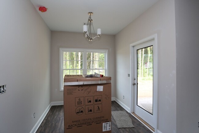 Building Photo - 3 Bedroom Brick House in SEB School District Available NOW