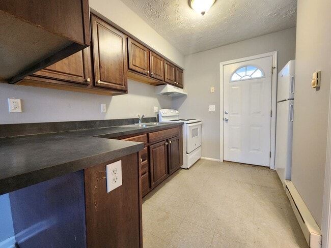 Building Photo - 1784 Lisle Ave