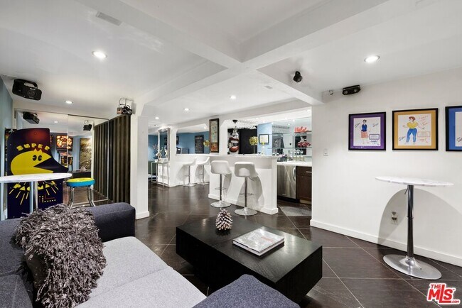 Building Photo - 6141 Warner Dr
