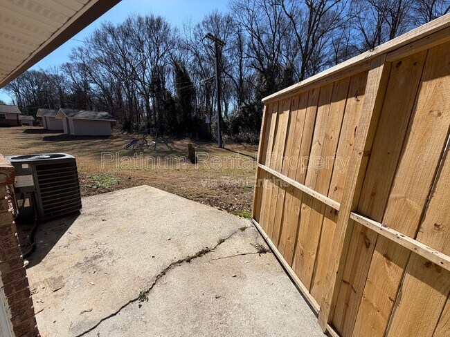 Building Photo - 1512 Waverly Way