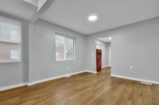 Building Photo - 162 S Powell Ave