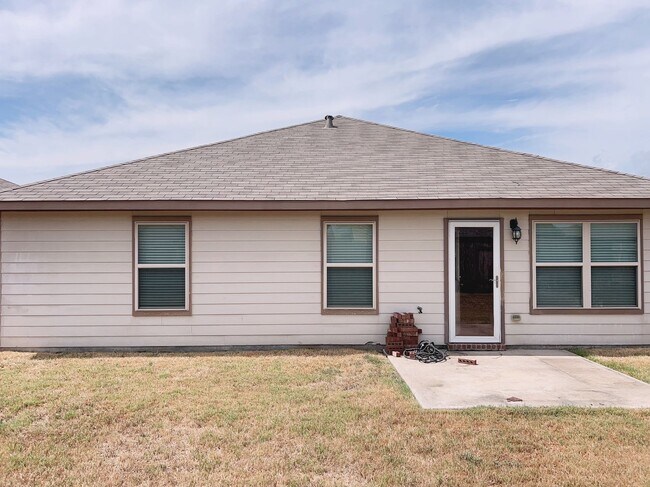 Building Photo - 29035 Jacobs River Dr