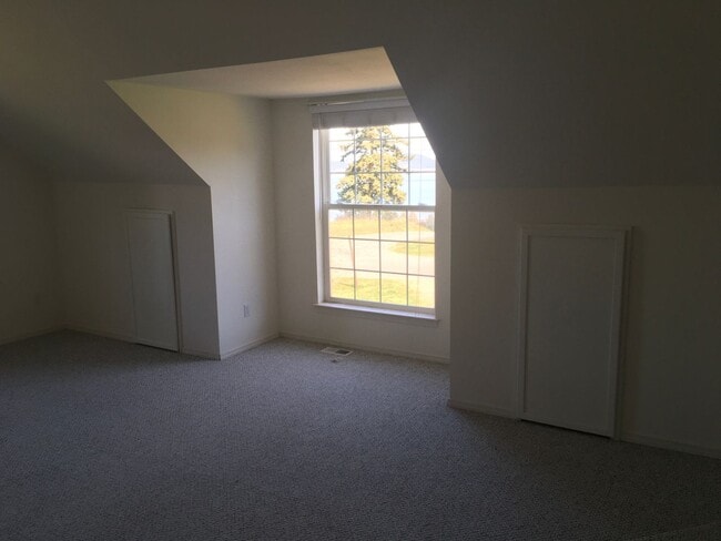 Building Photo - ***PENDING APPLICATION*** 2 Story Pet Friendly Contemporary 3 Bed Home w/ Views, Yard Service Inc...