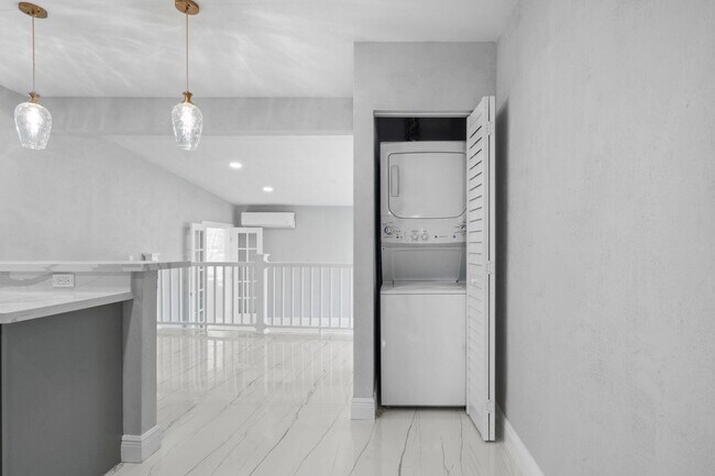 Building Photo - 1300 NW 90th St