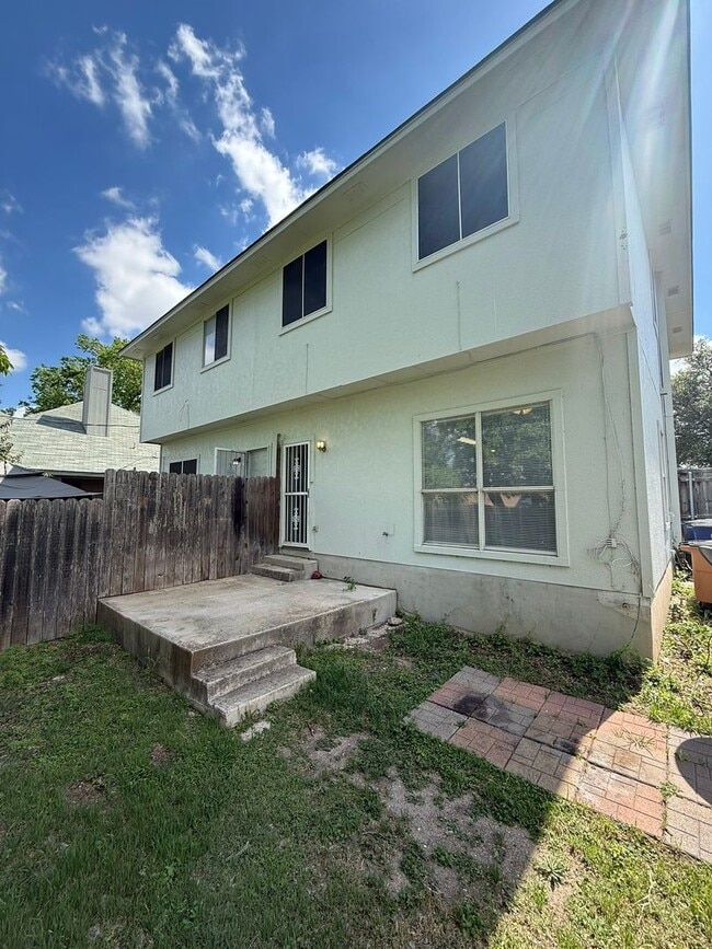 Building Photo - Aspiz Properties4 (6726 Windrift Way)