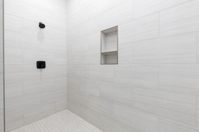 Building Photo - Gorgeous single story with RV Garage in Majestic Fields