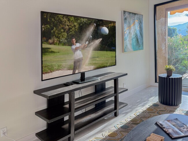 Building Photo - 179 Gran Via