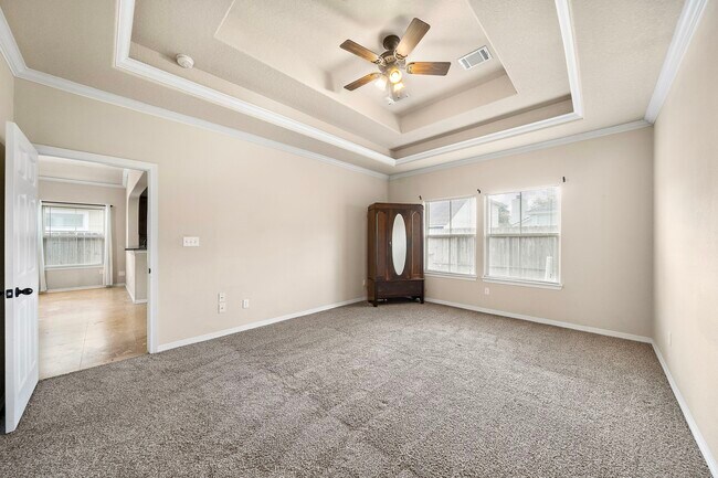 Building Photo - 18319 Hillingdon Ln