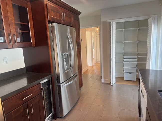 Building Photo - Stunning updated 3 Bedroom, 2 Bathroom Hom...