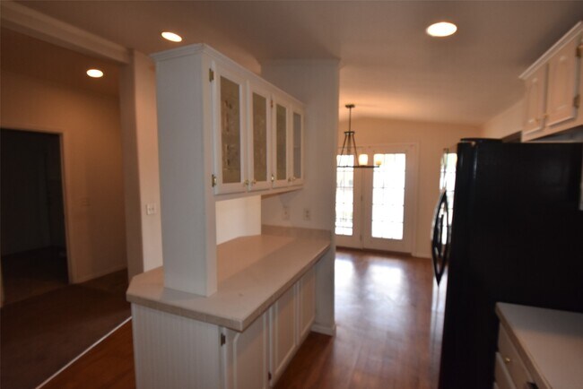 Building Photo - 10007 Elderberry Park Ln