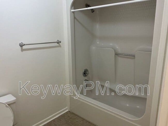 Building Photo - 3204 N Wimbledon Dr