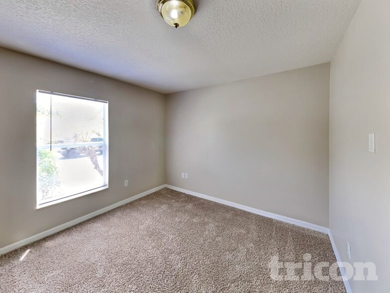 Building Photo - 4409 Venice Dr