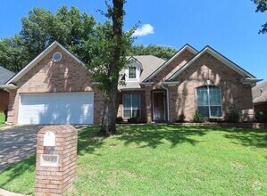 Building Photo - South Tyler/Whitehouse Schools! Gorgeous 3...