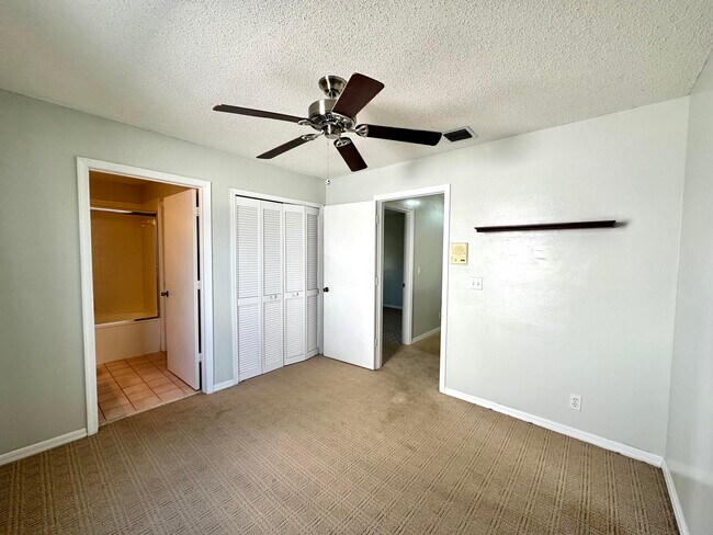 Building Photo - 2698 Linkside Dr