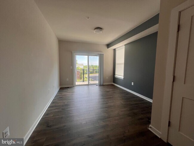 Building Photo - 44625 Wolfhound Sq