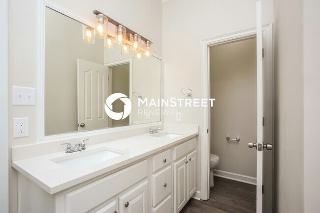 Building Photo - 4 Bedroom Pet-Friendly Home in Olive Branch, MS with Main Street Renewal