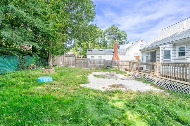 Building Photo - 26 Martell Rd