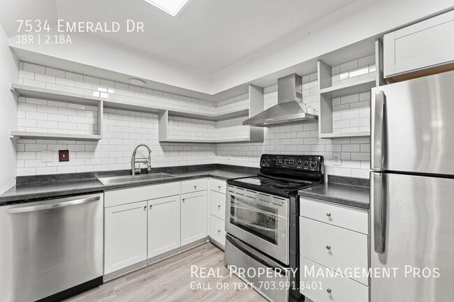 Building Photo - 7534 Emerald Dr