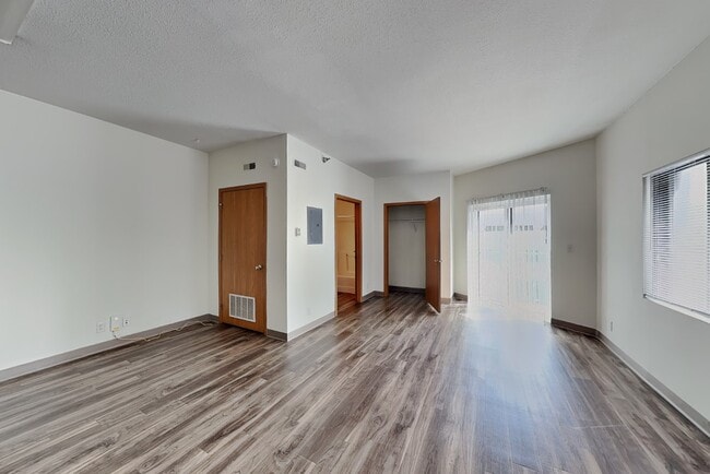 Building Photo - 216 Stanton Ave