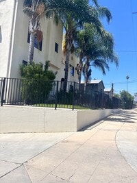 Building Photo - Studio with a view. Close to DTLA, Eagle R...