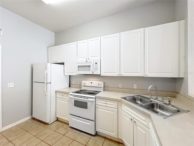 Building Photo - 145 Reserve Cir