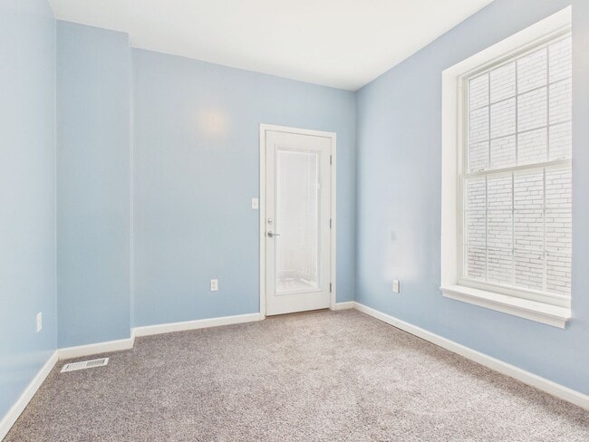 Building Photo - Newly Renovated 4 Bedroom Single Family Home