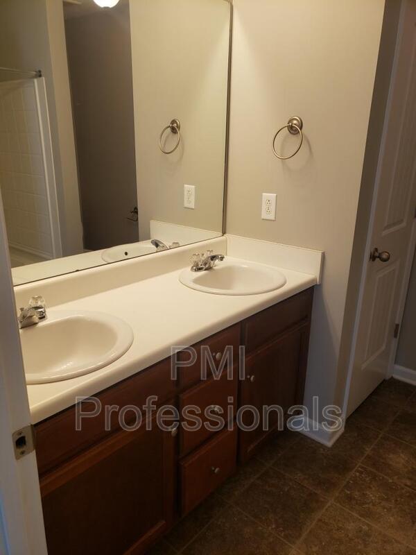 Building Photo - 609 Bonneville Ln