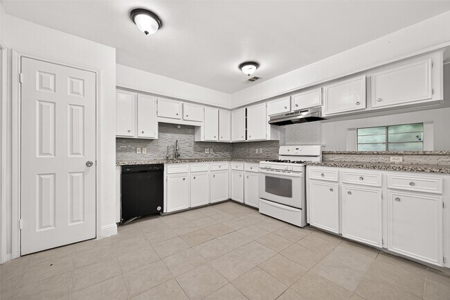 Building Photo - 7214 Addicks Clodine Rd