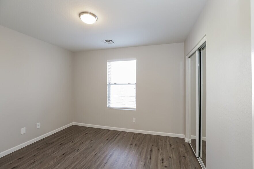 Building Photo - 5211 Burton Dr