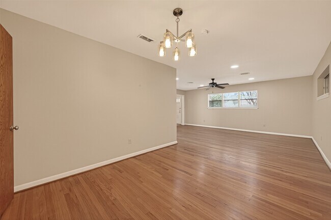 Building Photo - 5646 Hazen St